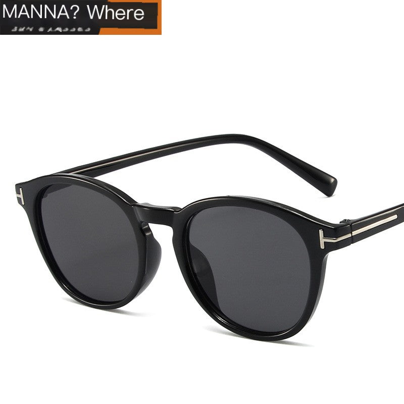 Retro Round Sunglasses for Men and Women (Black)