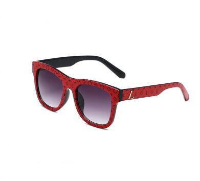 Model 8896 Fashion Sunglasses with UV Protection (One Piece)