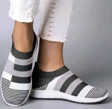 2019 New Fashionable Couple's Breathable Sports Shoes
