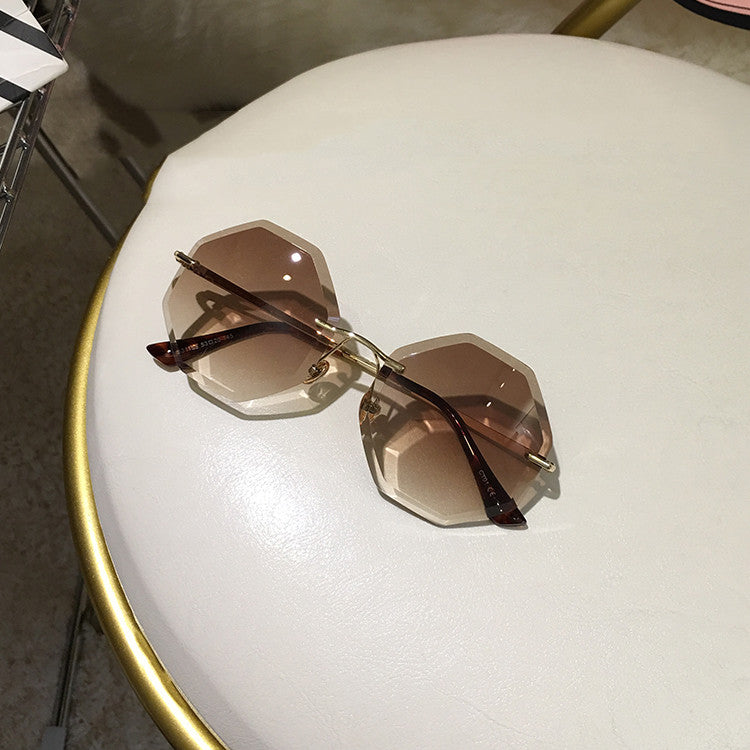 Fashionable UV Protection Sunglasses for Women 2019