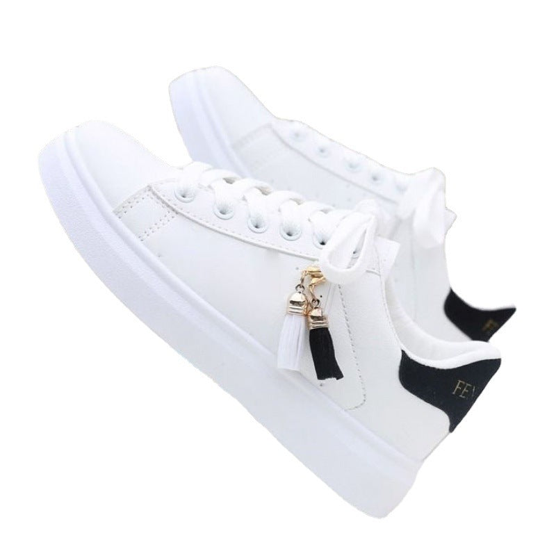 Fashionable Women's White Sneakers for Fall 2023