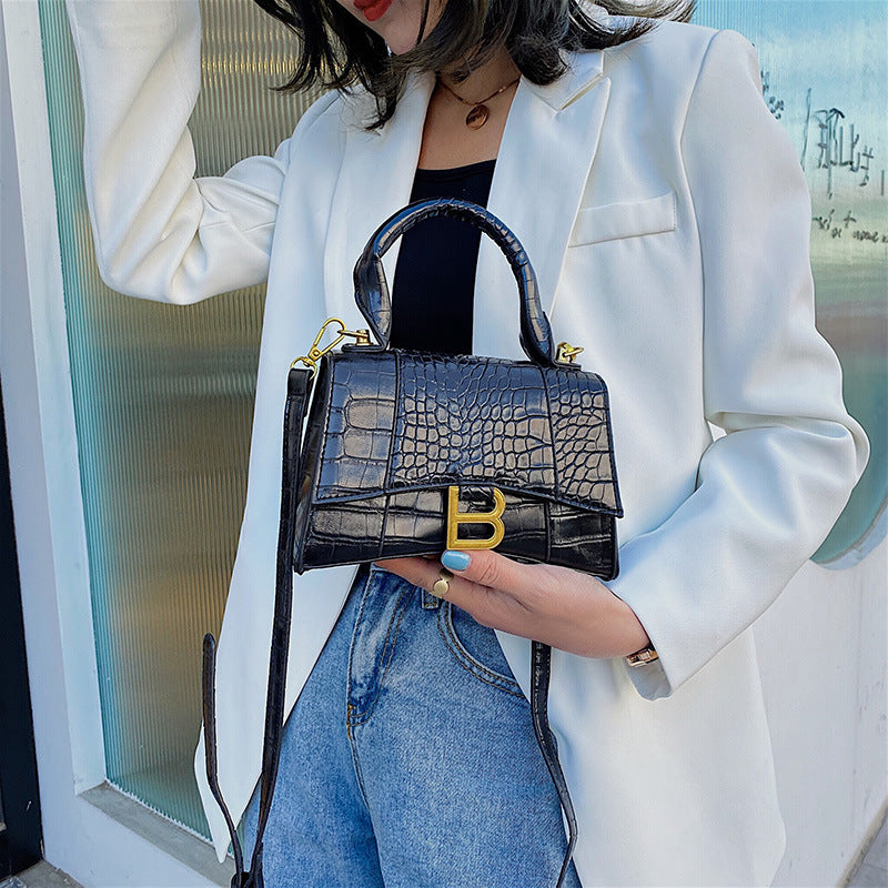 Fashionable Crocodile Pattern Women's Shoulder Bag