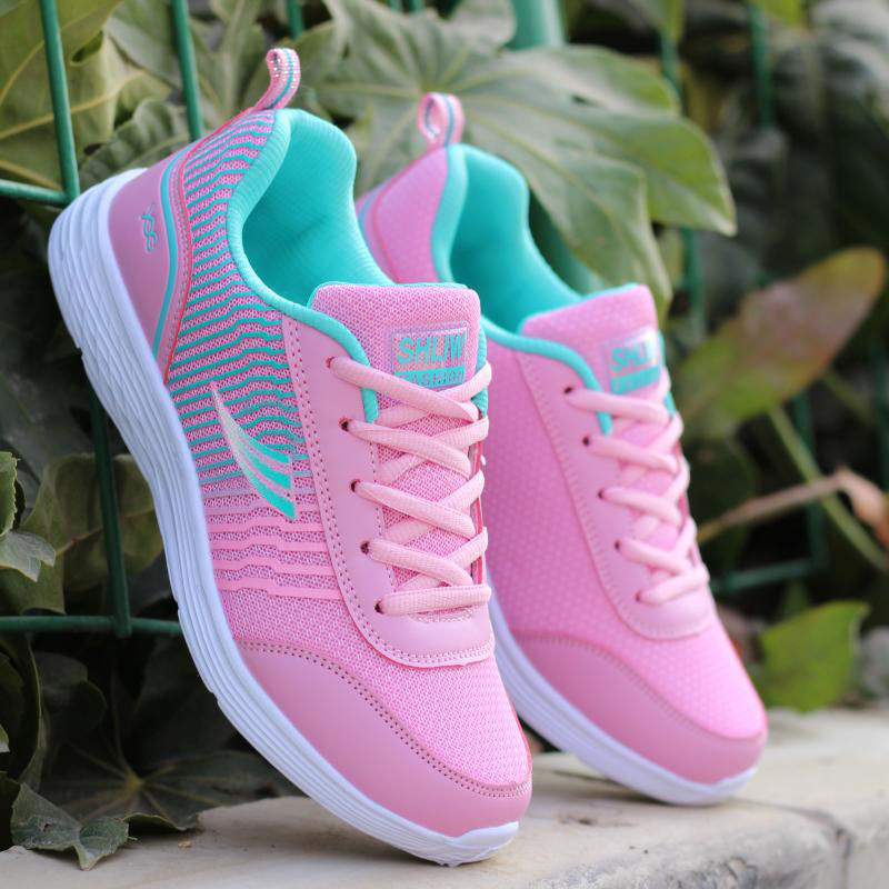 Fashionable Women's Breathable Mesh Sports Shoes