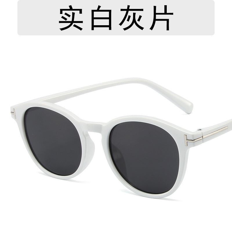 Retro Round Sunglasses for Men and Women (Black)