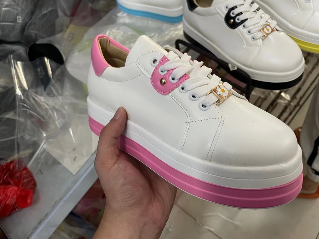Casual Large Size Ladies' Lace-Up Sneakers