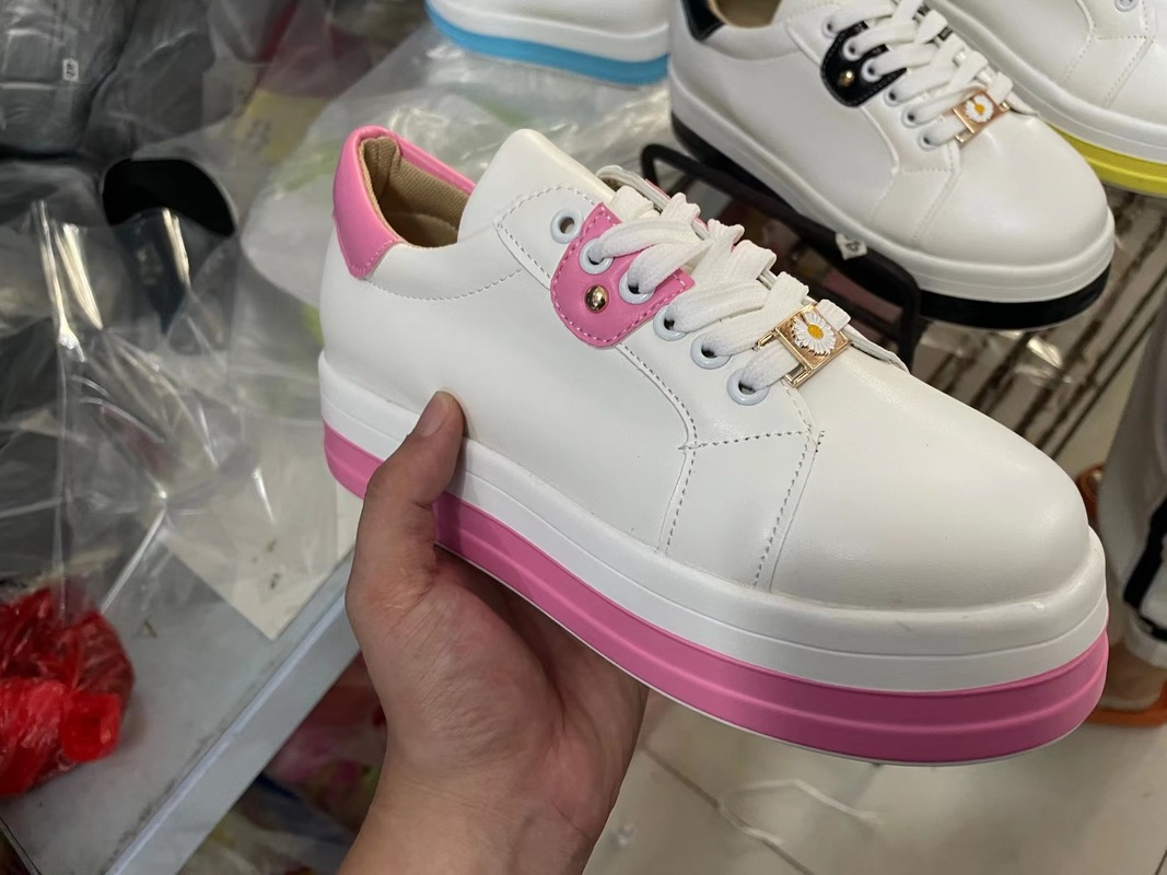 Casual Large Size Ladies' Lace-Up Sneakers
