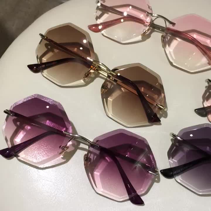 Fashionable UV Protection Sunglasses for Women 2019