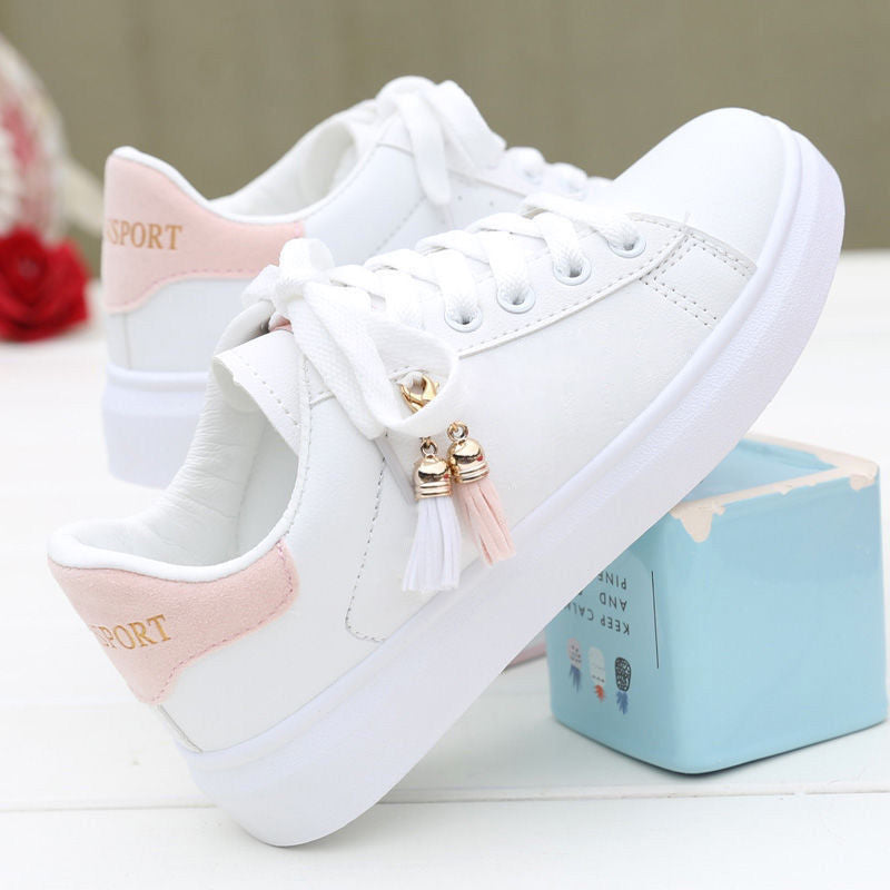 Fashionable Women's White Sneakers for Fall 2023