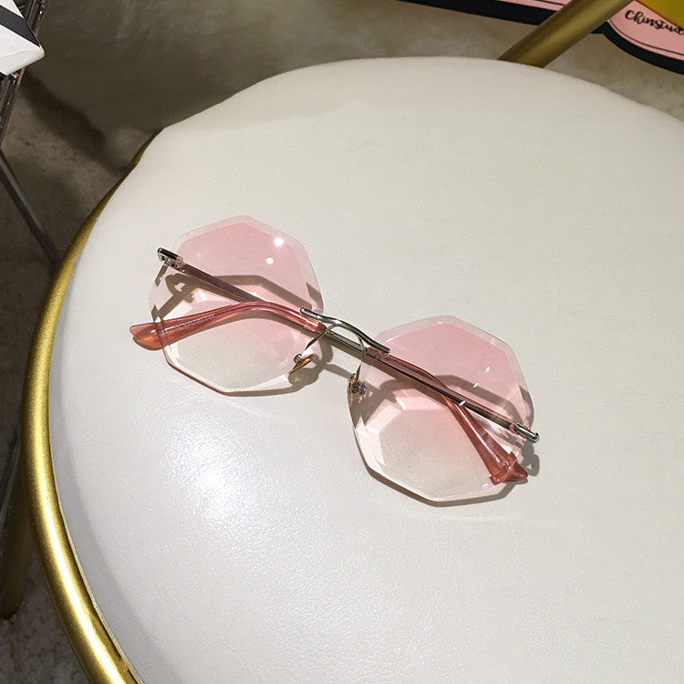 Fashionable UV Protection Sunglasses for Women 2019