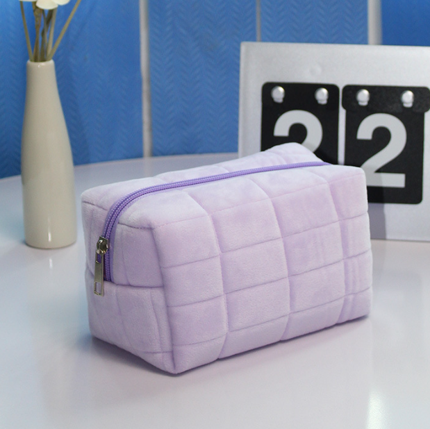 Large Capacity Pink Checkered Makeup Bag for Travel