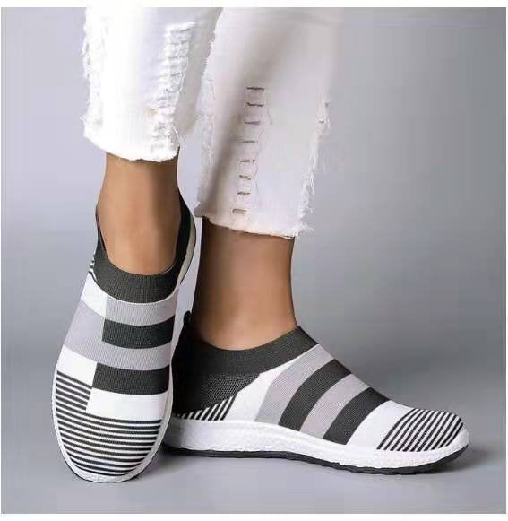 2019 New Fashionable Couple's Breathable Sports Shoes