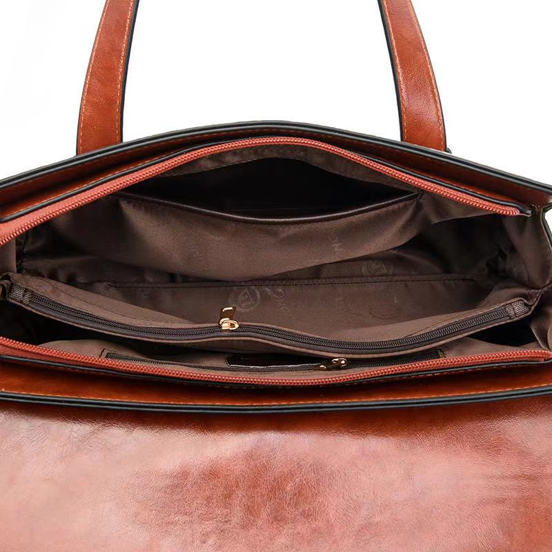 Vintage Crocodile Pattern Leather Messenger Handbag