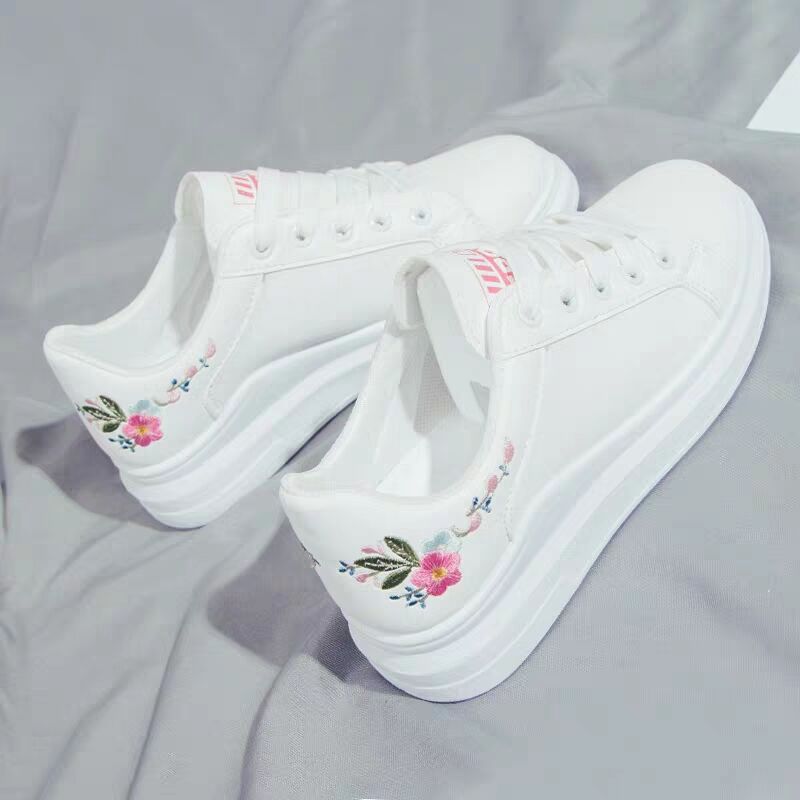 Fashionable Flat Women's Sneakers for Students (2019)