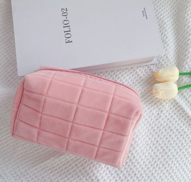 Large Capacity Pink Checkered Makeup Bag for Travel