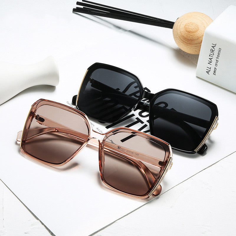 Fashionable Oversized Square Sunglasses for Women X17021