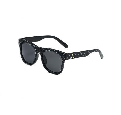 Model 8896 Fashion Sunglasses with UV Protection (One Piece)