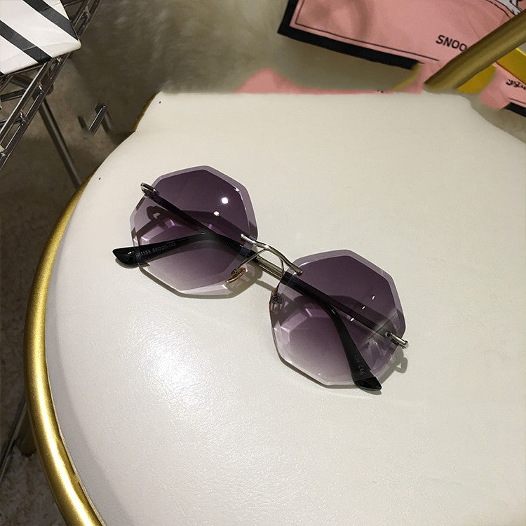 Fashionable UV Protection Sunglasses for Women 2019